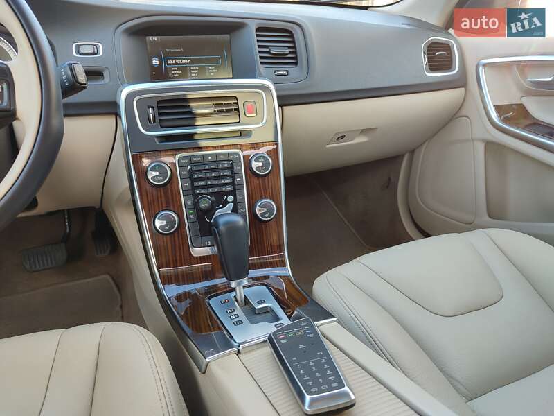 Универсал Volvo V60 2011 в Киеве