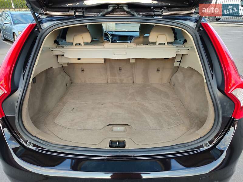 Универсал Volvo V60 2011 в Киеве