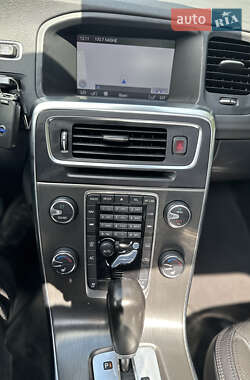 Универсал Volvo V60 2012 в 