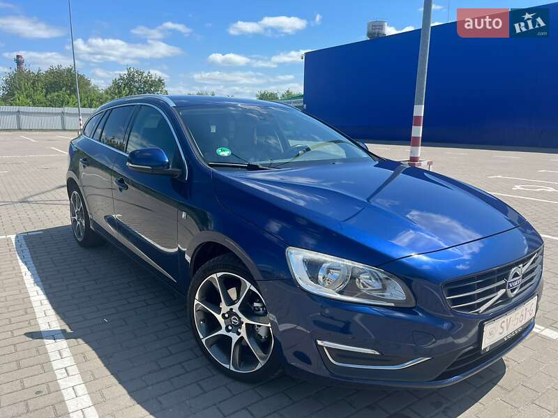 Универсал Volvo V60 2015 в 