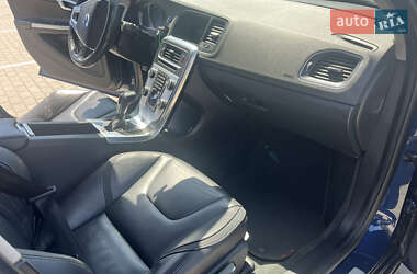 Универсал Volvo V60 2015 в 
