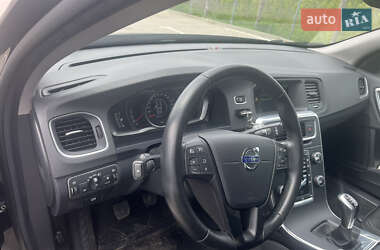 Универсал Volvo V60 2015 в 