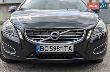 Универсал Volvo V60 2011 в 