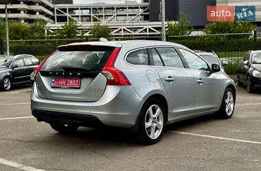 Универсал Volvo V60 2011 в 