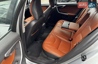 Универсал Volvo V60 2011 в 