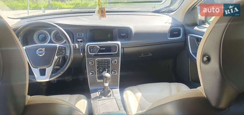 Универсал Volvo V60 2011 в Луцке