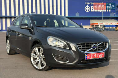 Универсал Volvo V60 2012 в 