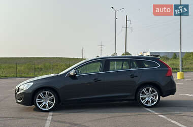 Универсал Volvo V60 2012 в 