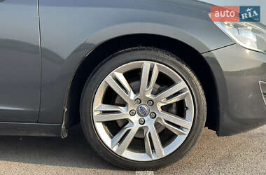 Универсал Volvo V60 2012 в 