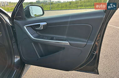 Универсал Volvo V60 2012 в 