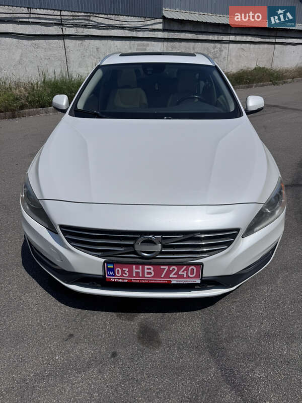 Универсал Volvo V60 2015 в Киеве