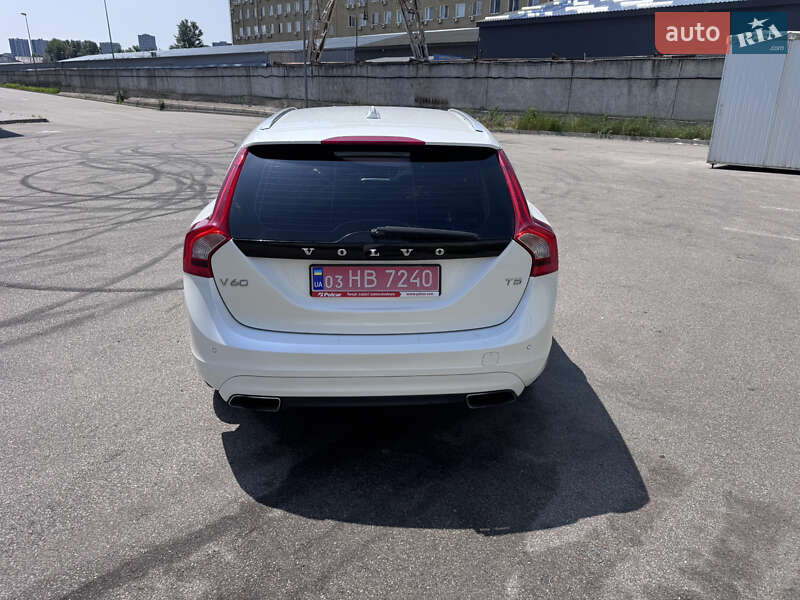 Универсал Volvo V60 2015 в Киеве