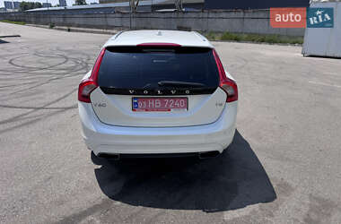 Универсал Volvo V60 2015 в 