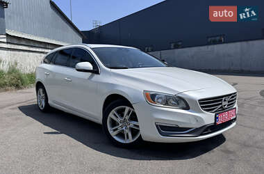 Универсал Volvo V60 2015 в 