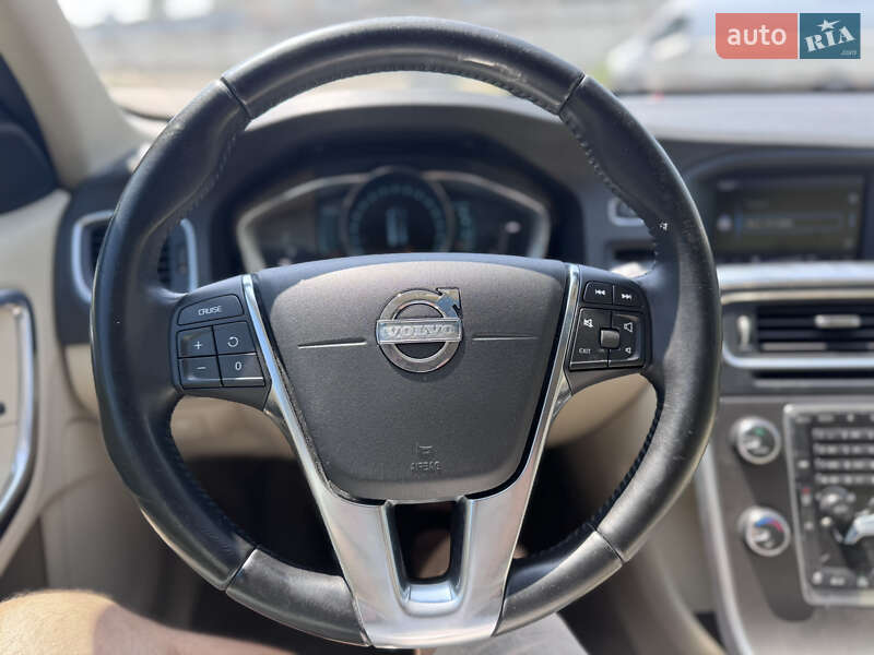 Универсал Volvo V60 2015 в Киеве