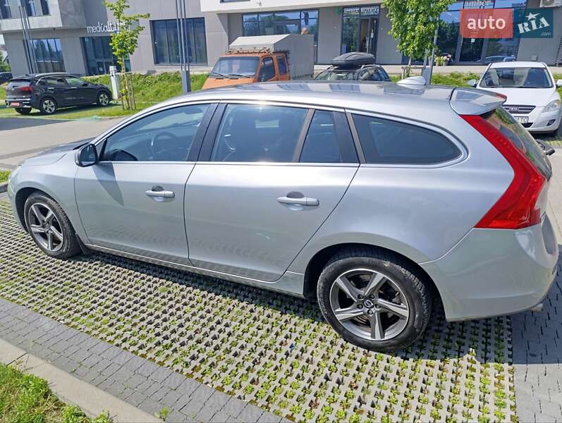 Универсал Volvo V60 2011 в Львове фото 29 Универсал Volvo V60 2011 в Львове