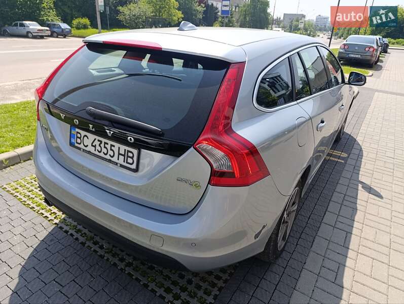 Универсал Volvo V60 2011 в Львове фото 32 Универсал Volvo V60 2011 в Львове