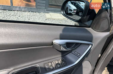 Универсал Volvo V60 2015 в 