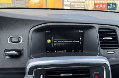 Универсал Volvo V60 2015 в 