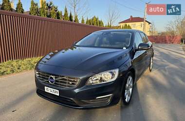 Универсал Volvo V60 2015 в 