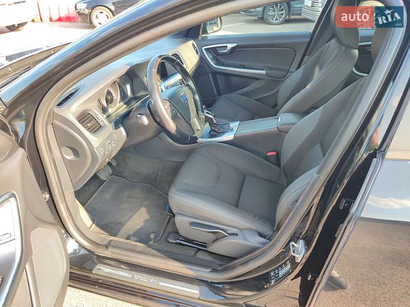 Универсал Volvo V60 2014 в Киеве