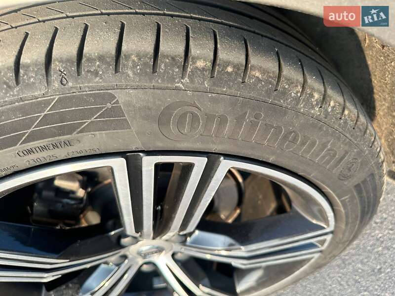 Универсал Volvo V60 2021 в Ровно