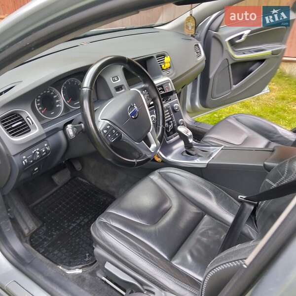 Универсал Volvo V60 2012 в Татарове