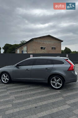 Универсал Volvo V60 2016 в 