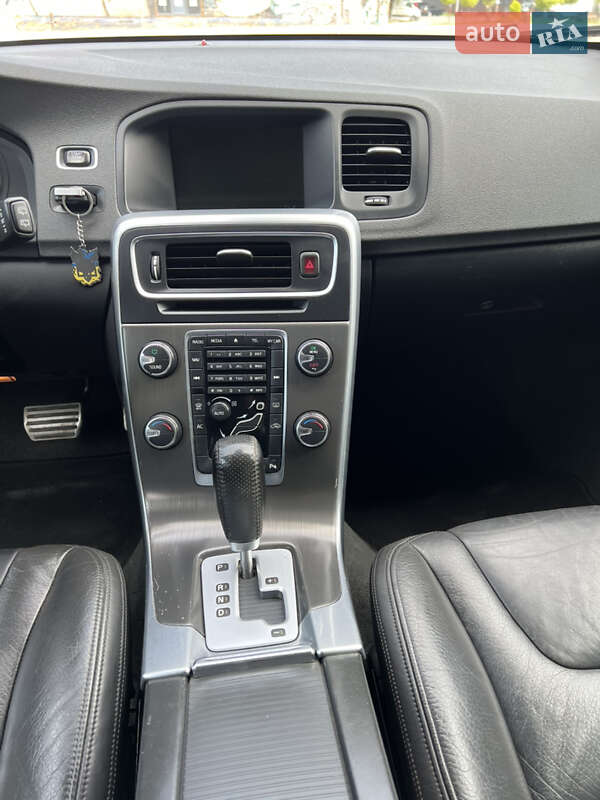 Универсал Volvo V60 2011 в Луцке