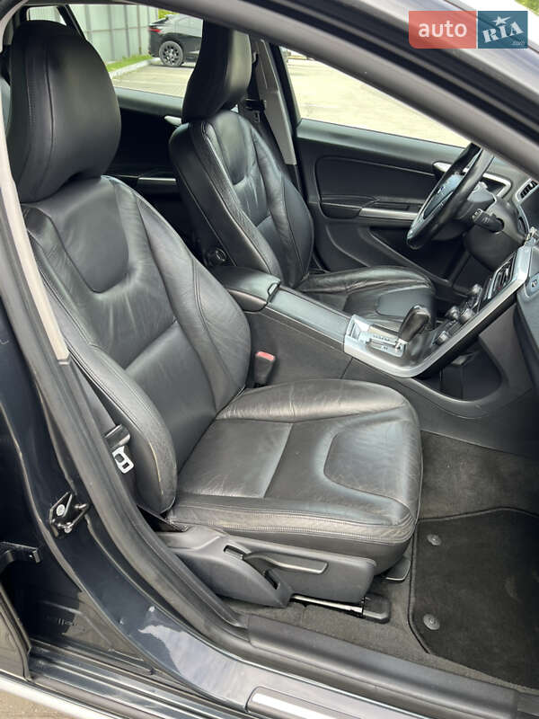 Универсал Volvo V60 2011 в Луцке
