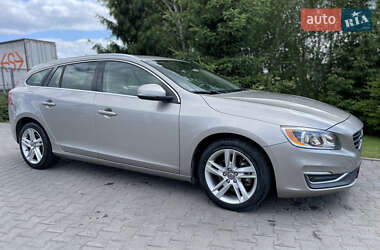 Универсал Volvo V60 2015 в 