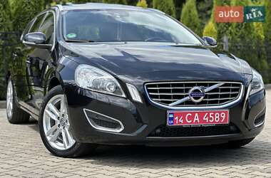 Универсал Volvo V60 2012 в 