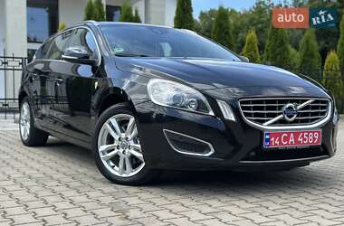 Универсал Volvo V60 2012 в 