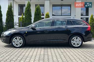 Универсал Volvo V60 2012 в 