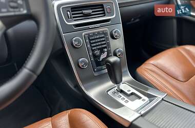 Универсал Volvo V60 2012 в 