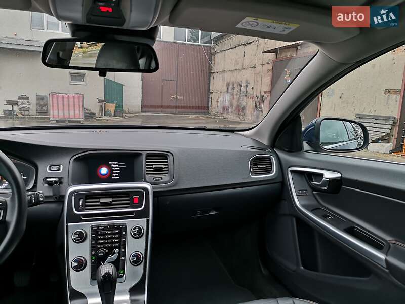 Универсал Volvo V60 2015 в Калуше