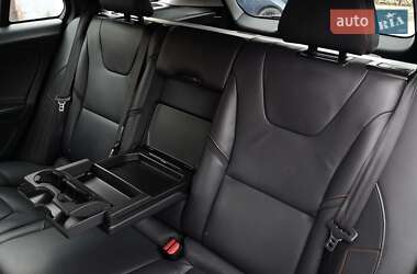 Универсал Volvo V60 2015 в 