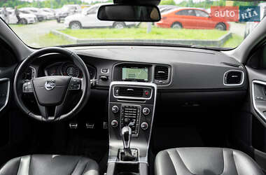 Универсал Volvo V60 2015 в 