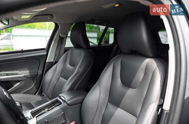 Универсал Volvo V60 2015 в 