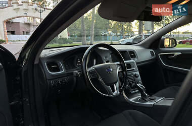 Универсал Volvo V60 2014 в 