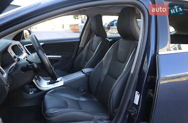 Универсал Volvo V60 2012 в 