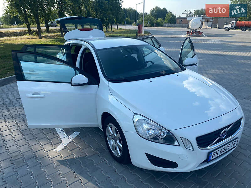 Универсал Volvo V60 2011 в Тульчине