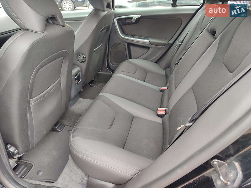 Универсал Volvo V60 2012 в Киеве
