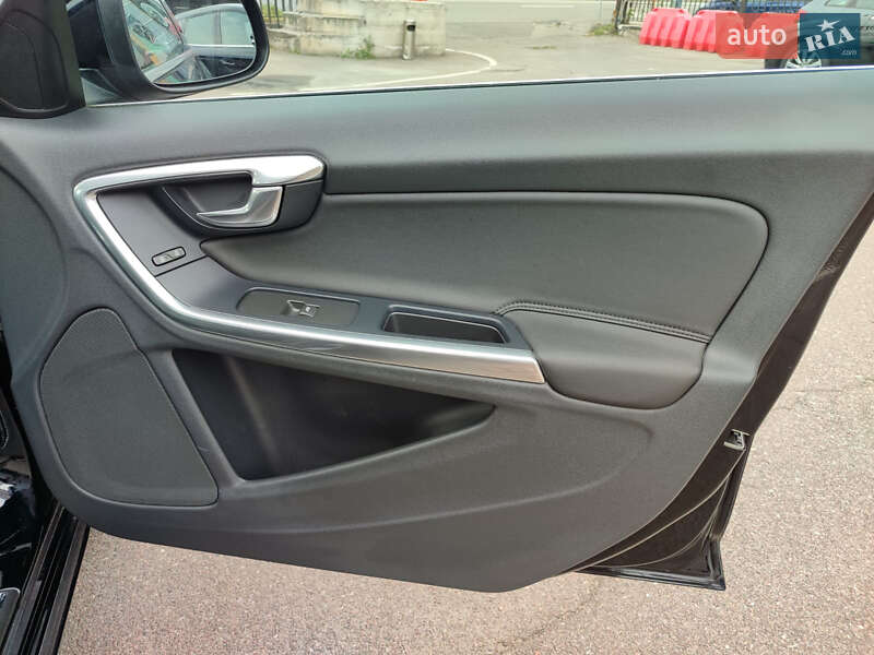 Универсал Volvo V60 2012 в Киеве