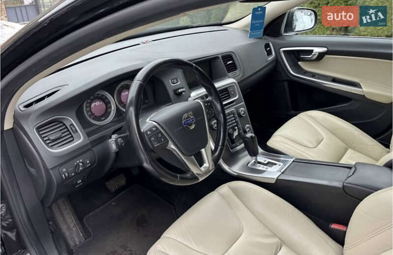 Универсал Volvo V60 2011 в Сарнах