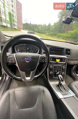 Универсал Volvo V60 2014 в 