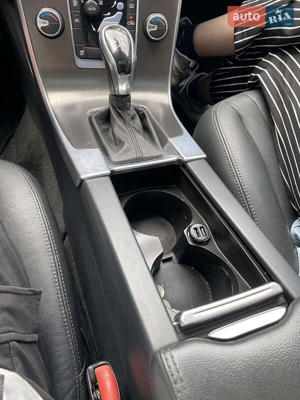 Универсал Volvo V60 2014 в Новояворовске фото 14 Универсал Volvo V60 2014 в Новояворовске