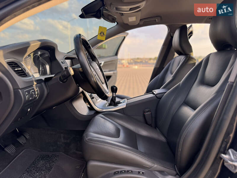 Універсал Volvo V60 2014 в Миколаєві