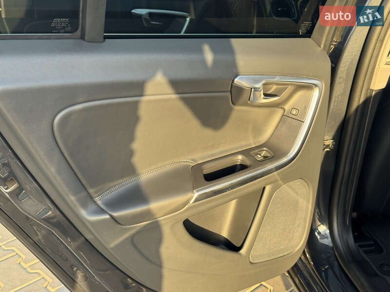 Універсал Volvo V60 2014 в Миколаєві