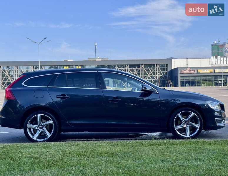Универсал Volvo V60 2014 в Киеве